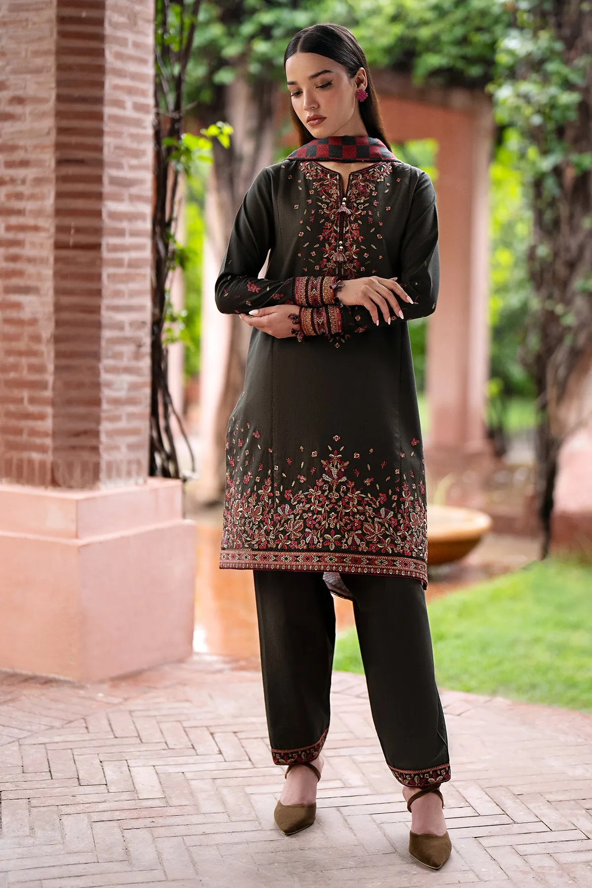 EMBROIDERED KHADDAR UW-0058