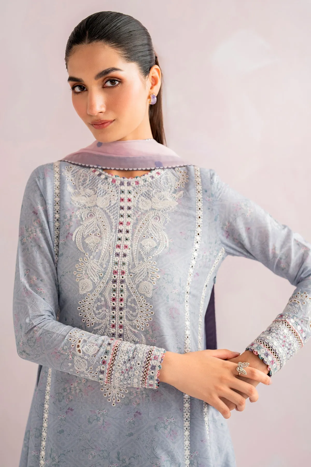 Embroidered Lawn USE - 9097