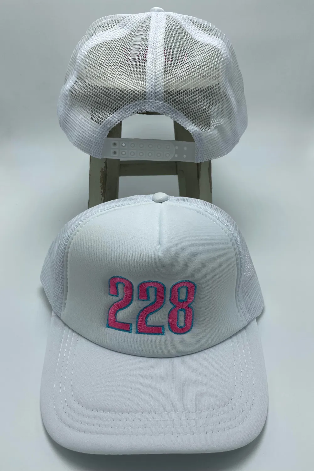 EMBROIDERED TRUCKER HAT | 228