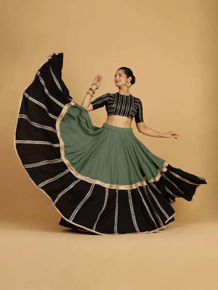 Mastani x Tyohaar | Hunter Green Panelled Lehenga Skirt