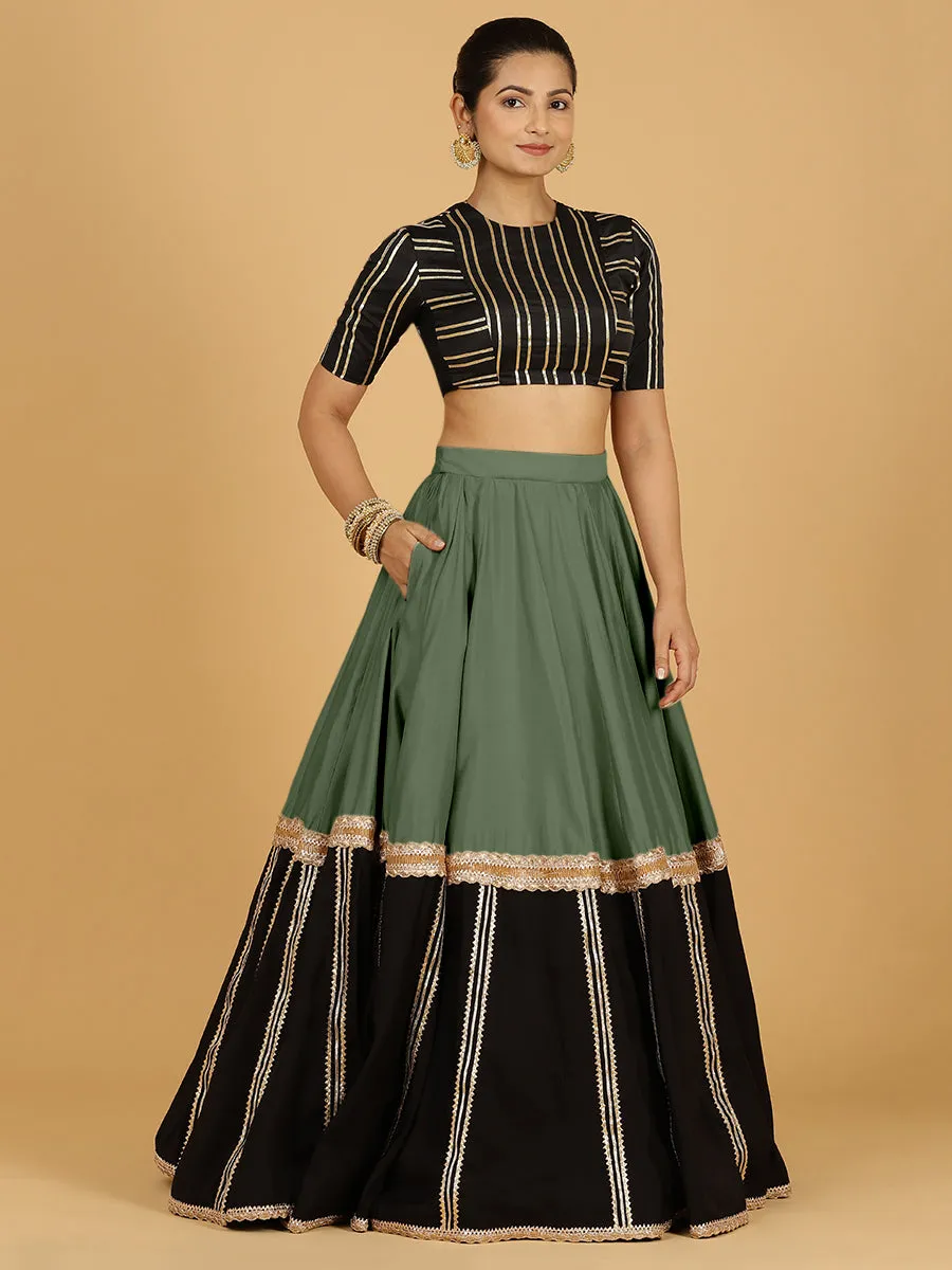 Mastani x Tyohaar | Hunter Green Panelled Lehenga Skirt